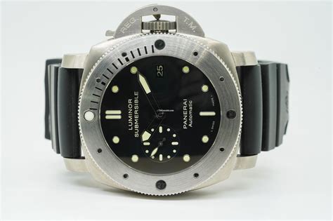 Panerai Luminor Submersible 1950 PAM 00305 